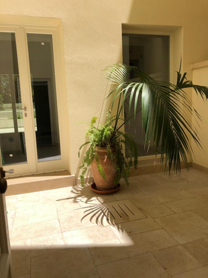 Carlo V - Con Piscina E Giardino Privati Leilighet Lecce Eksteriør bilde