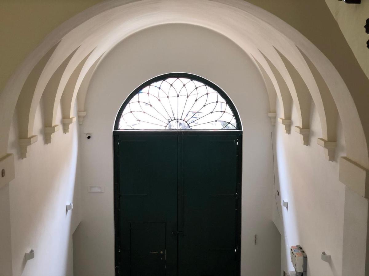 Carlo V - Con Piscina E Giardino Privati Leilighet Lecce Eksteriør bilde