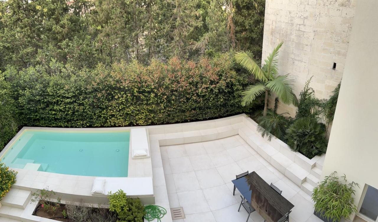 Carlo V - Con Piscina E Giardino Privati Leilighet Lecce Eksteriør bilde